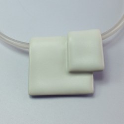 Collier carré double
